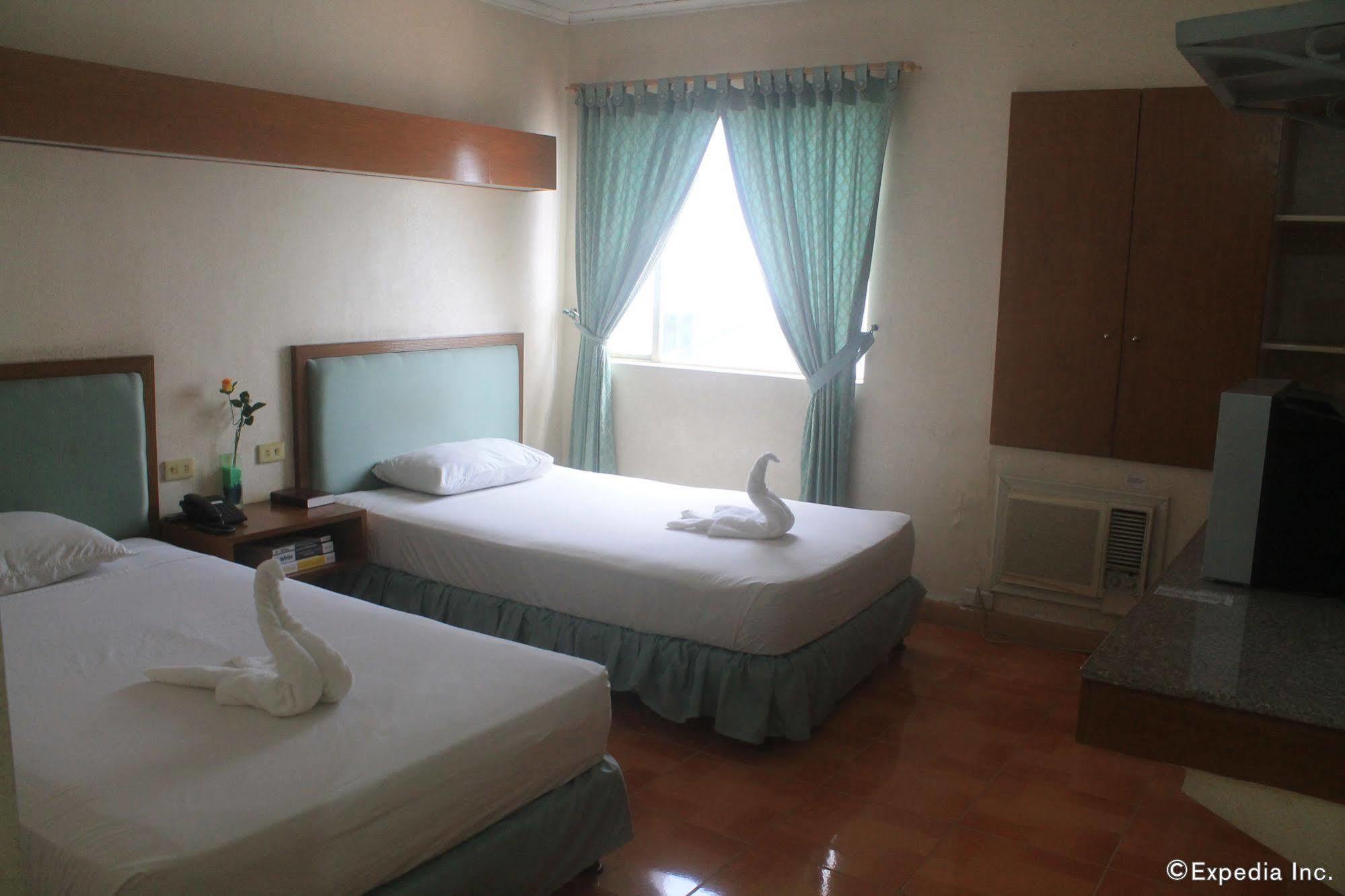 Taft Tower Hotel Manila Esterno foto