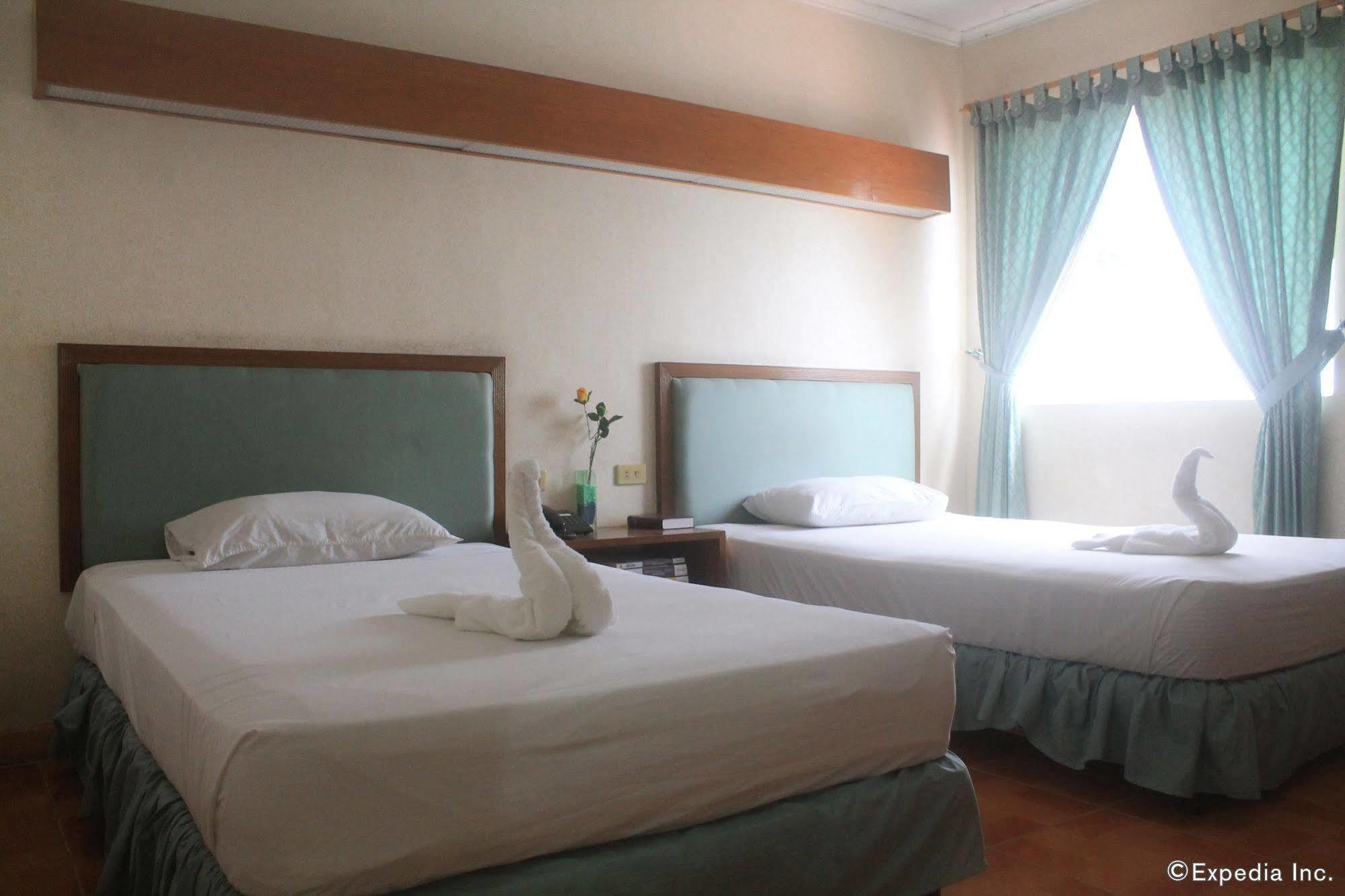 Taft Tower Hotel Manila Esterno foto