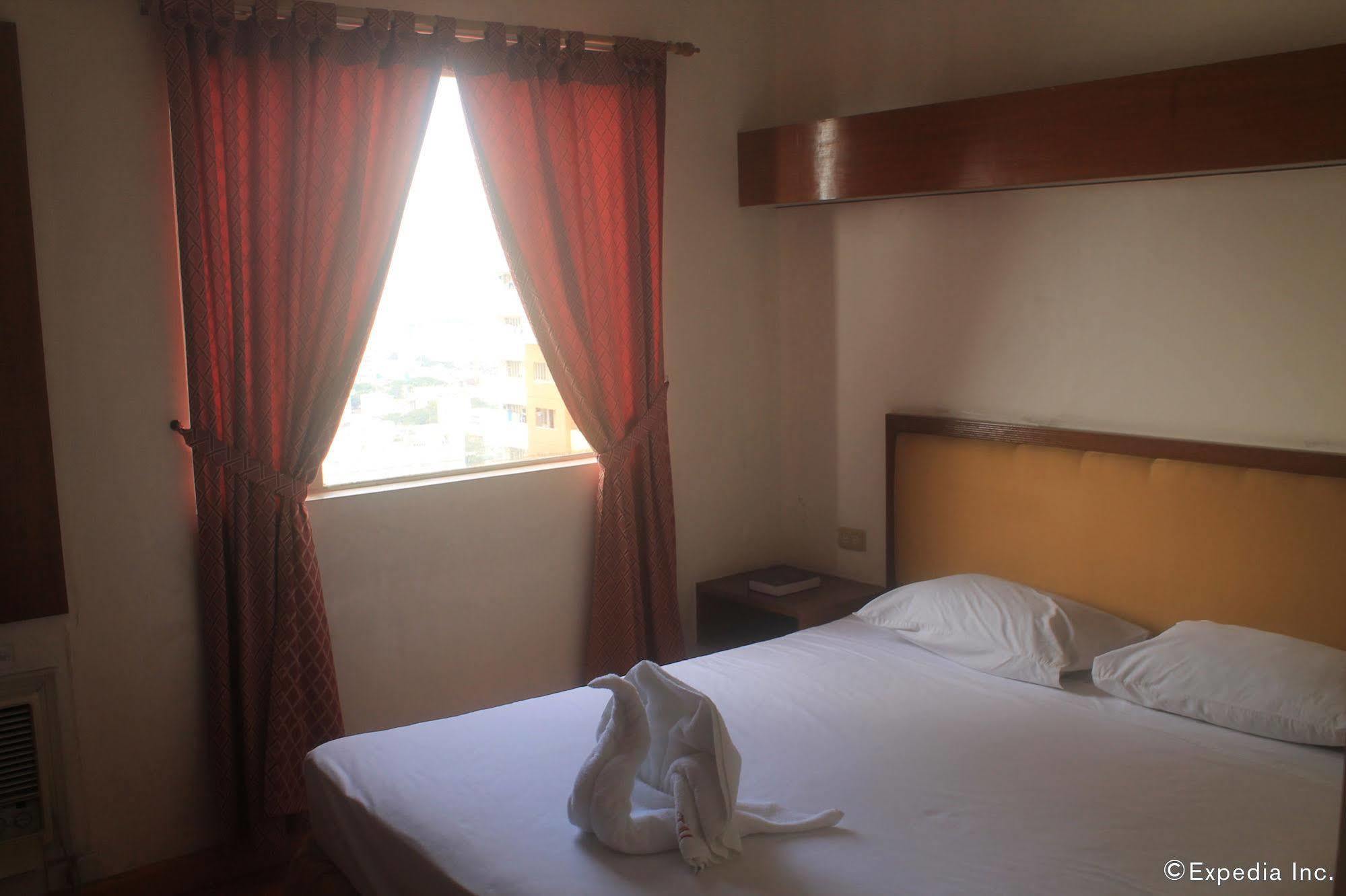 Taft Tower Hotel Manila Esterno foto